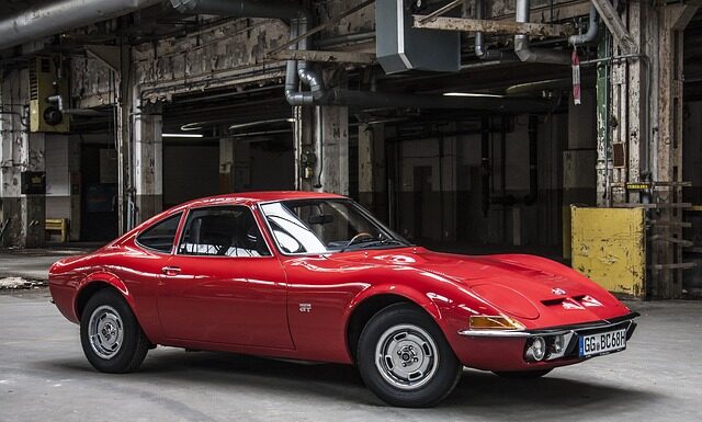 Ile pali Opel Zafira?