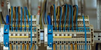 Gdzie są bezpieczniki w renault espace 4? Gdzie są bezpieczniki w renault espace 4?