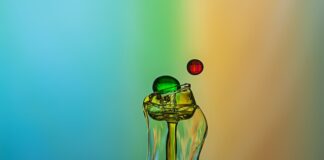 Z jaką prędkością porusza się statek kosmiczny?