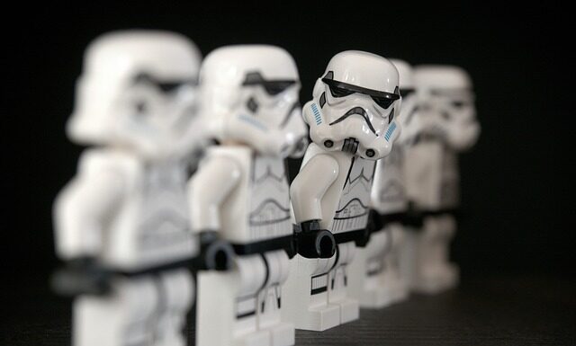 Czy policjant po służbie jest policjantem?